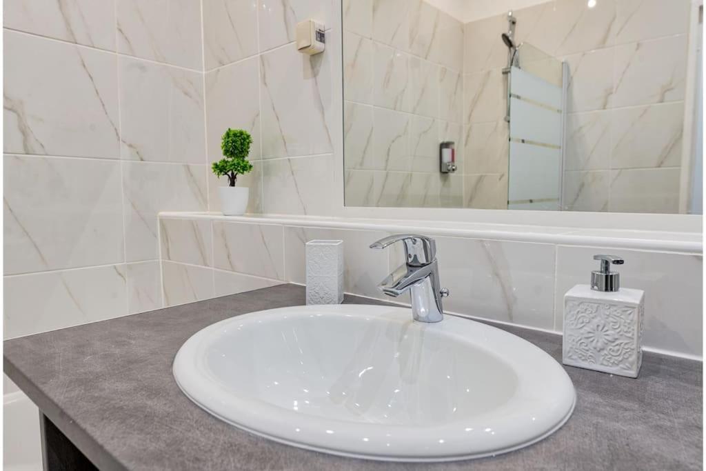 Aux Portes De Paris , Un 3 Pcs Bien Amenage Nogent-sur-Marne Exterior photo